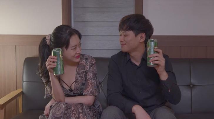 sae bom sex Mối quan hệ kinh doanh của vợ